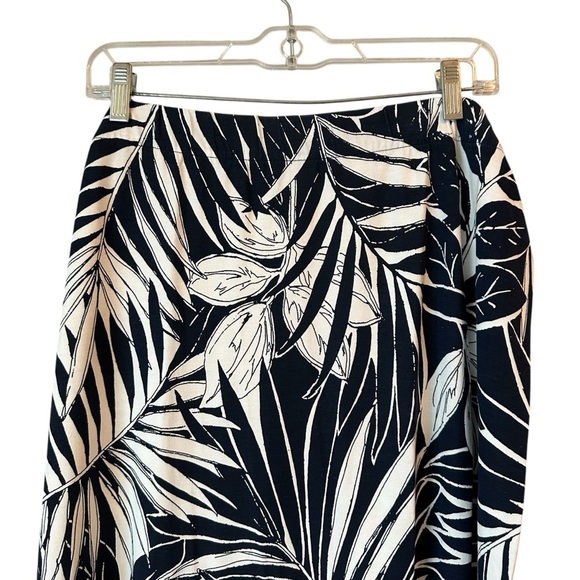 Chico’s Blooming Palms Navy and White Leaf Print Maxi Skirt, size 3 - Picture 2 of 9